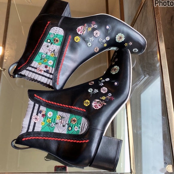 Authentic FENDI booties - Picture 13 of 16